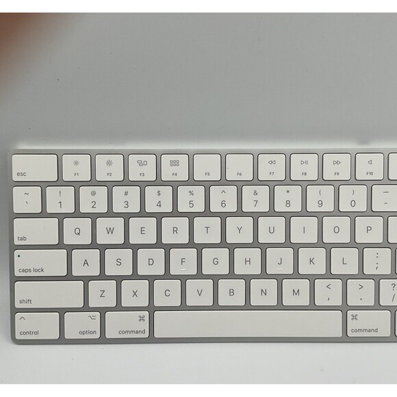 Apple Wireless Magic Keyboard 2 W/ Numeric Keypad A1843 EMC 3138. Tested.EUC - Picture 3 of 11